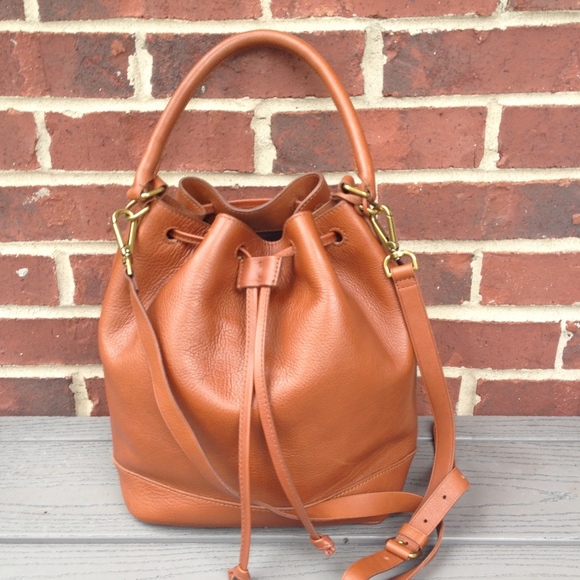 Madewell Handbags - Madewell Lafayette Bucket Bag